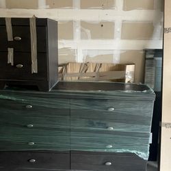 Queen Bed Bedroom Set, Dressers, Nightstand
