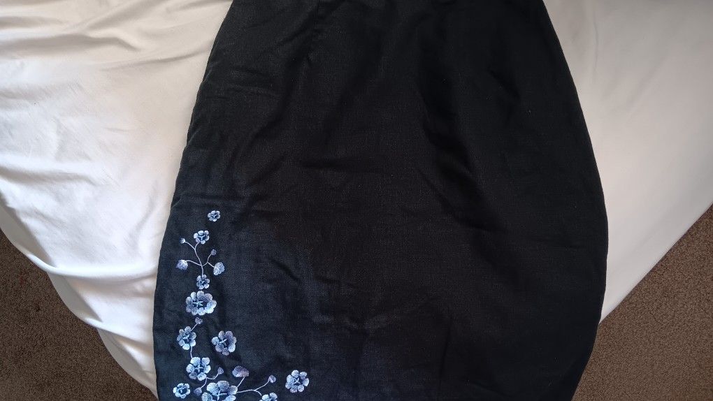 Black Tight Fit Skirt