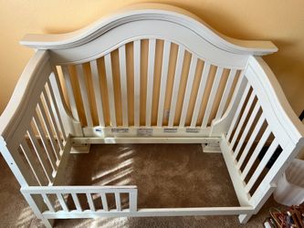 FREE! Baby Appleseed Davenport Convertible Crib