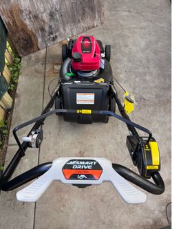 BRAND NEW LAWNMOWER HONDA HRN-216 WITH BLADE CONTROL SYSTEM- YOU CAN STOP OR ENGAGE BLADE WHEN YOU NEED IT . IT IS ALSO GREAT SAFETY FEATURE. THE LAWN