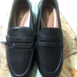 Brand New Woman’s Shoes 