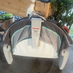 Travel bassinet 