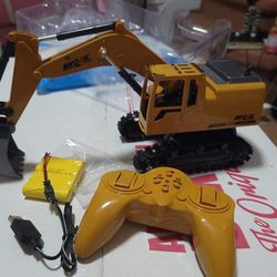 Remote Control Excavator Full Functional Construction Vehicle with Flashlights, 1/24 Scale