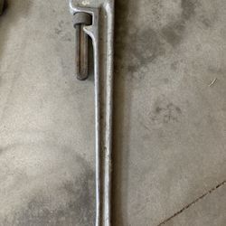 Pipe Wrench 
