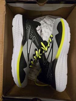 Youth size 4.5 fila shoes