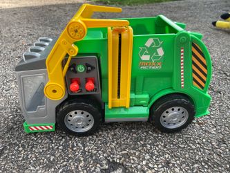 Maxx Action Toy Garbage Truck