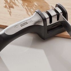 NEW Princess House Manual Knife Sharpener 6711