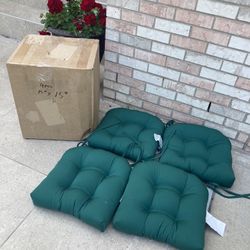 15” x15” new cushions (4)