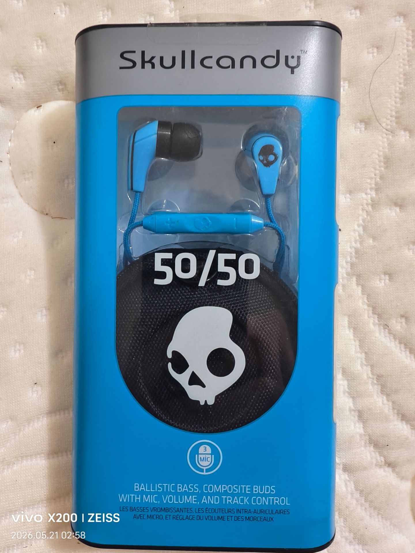 New in box Skulkcandy 50/50 earbud blue