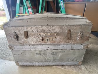 Vintage Steamer Trunk – Antique European Heritage – Pre-WWII Era