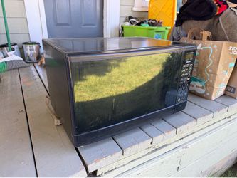 Black Kenmore Microwave