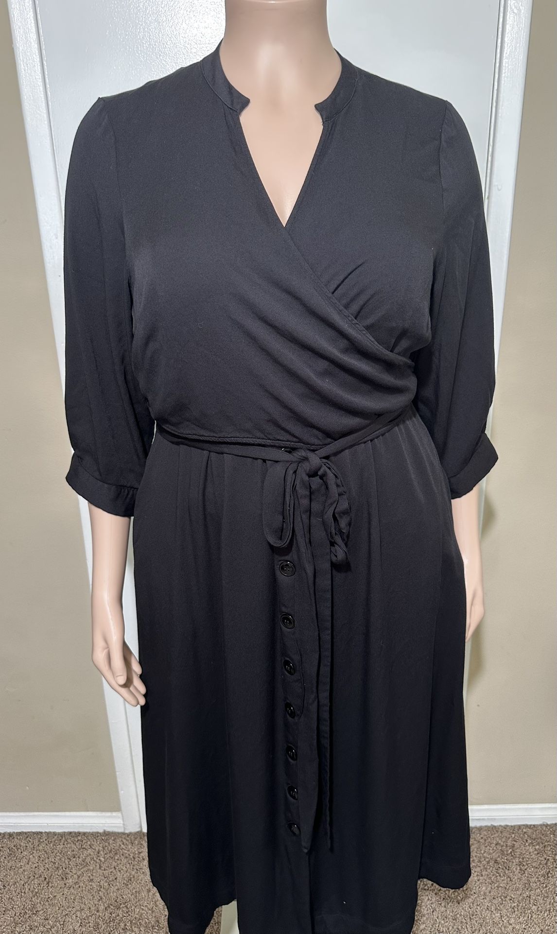 Refinity City Chic Women’s Black Wrap Midi Dress