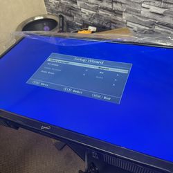 SuperSonic SC-3210 LED Widescreen HDTV 32" Flat Screen with USB Compatibility, HDMI & AC Input: Built-in Digital Noise Reduction