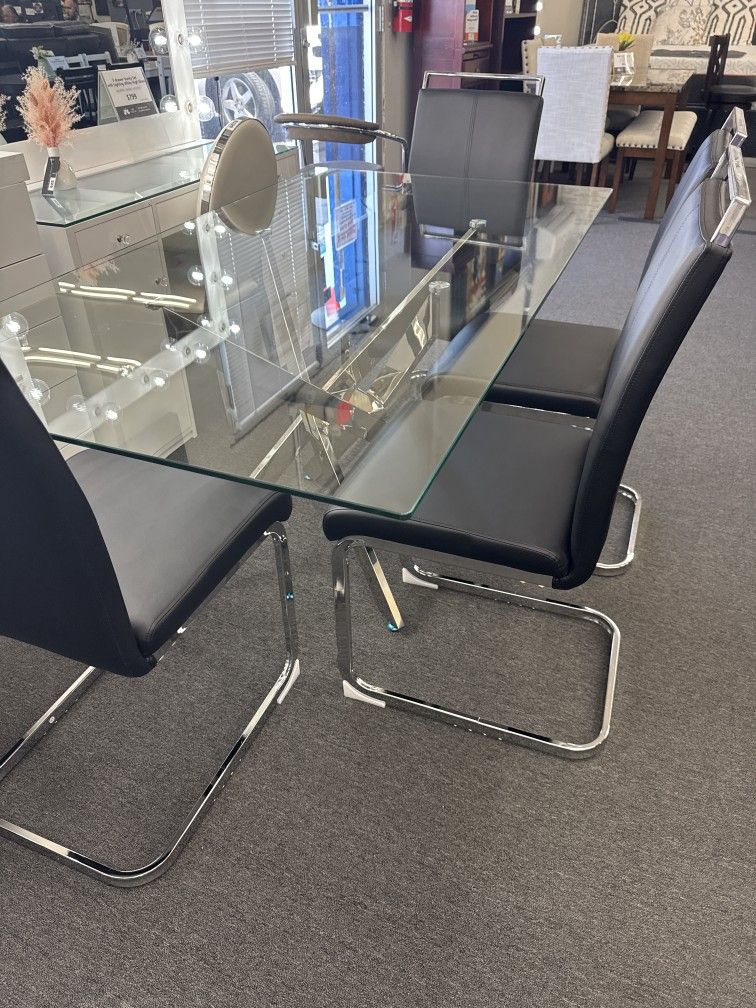NEW💥5pc Black Dining Set💥 Financing Available