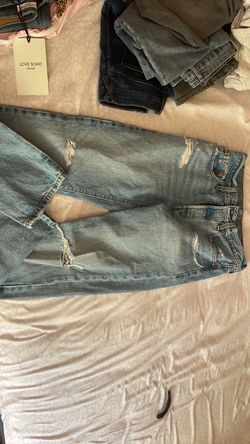Womens Levi’s straight leg jeans    W27 L30