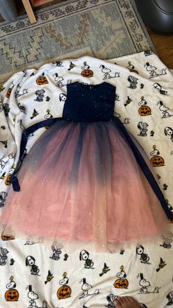 Brand unknown Girls dress size 130 / 6