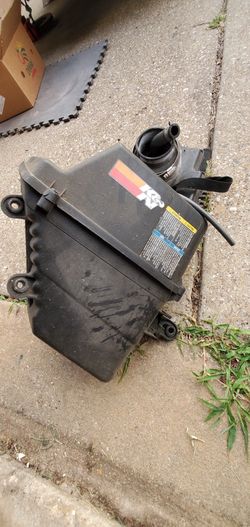 Cadillac CTS intake BOX 03-07