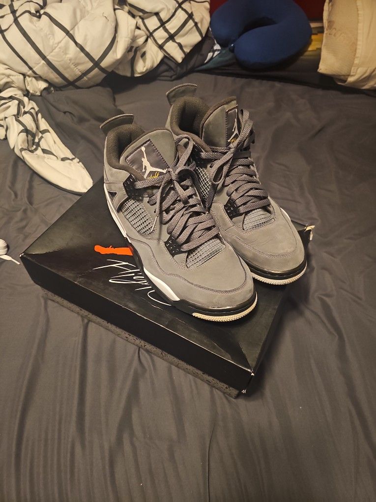 Air Jordan 4 Retro