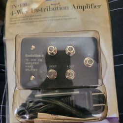 Vintage Radio Shack 15-1119A 4-Way TV FM Distribution Amplifier 50-550MHz