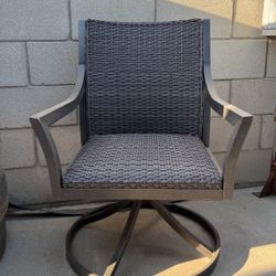 Outdoor Wicker Swivel Chair