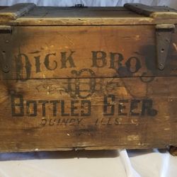 Large Antique Dick Brothers Bottle Crate  In Good Condition. 