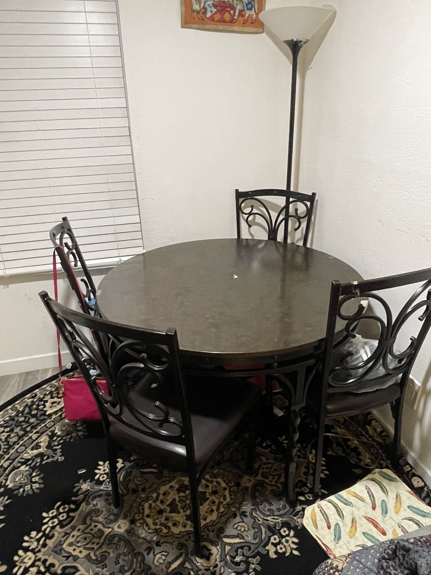 Dining Room Table And Chairs 