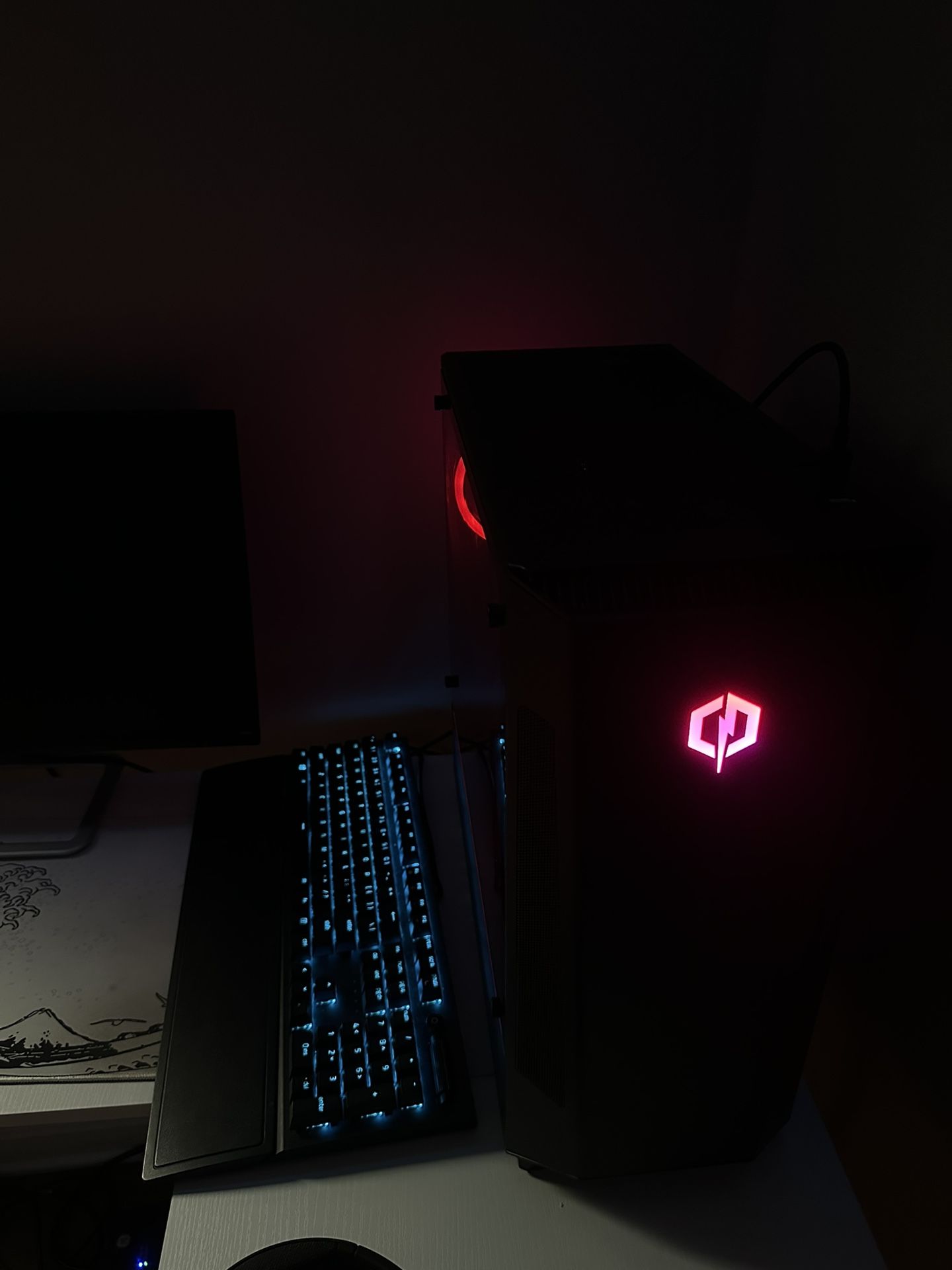 gaming PC/ razer keyboard