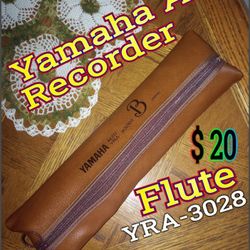 Yamaha Alto Recorder Flute "New"