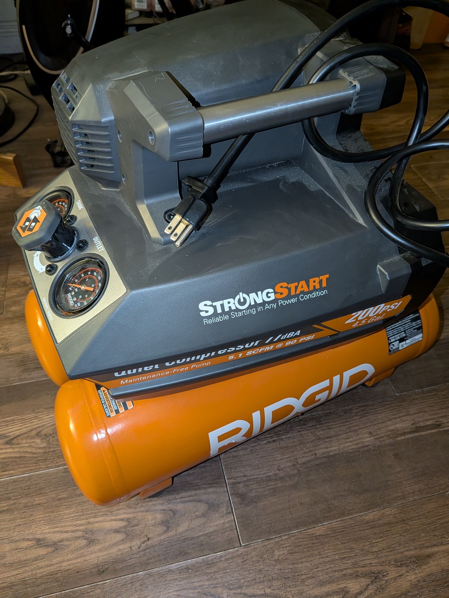 Rigid 4.5 Gal 200 Psi Quiet Compressor Strong Start