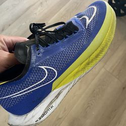Men’s Size 11.5 Nike Shoes 