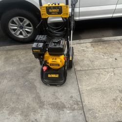 Dewalt pressure washer 3400 costumer return to Home Depot as is $310 firm