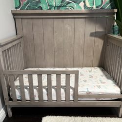SoHo Baby Hampton 4 In 1 Crib / Toddler Size / Full Size Convertible 