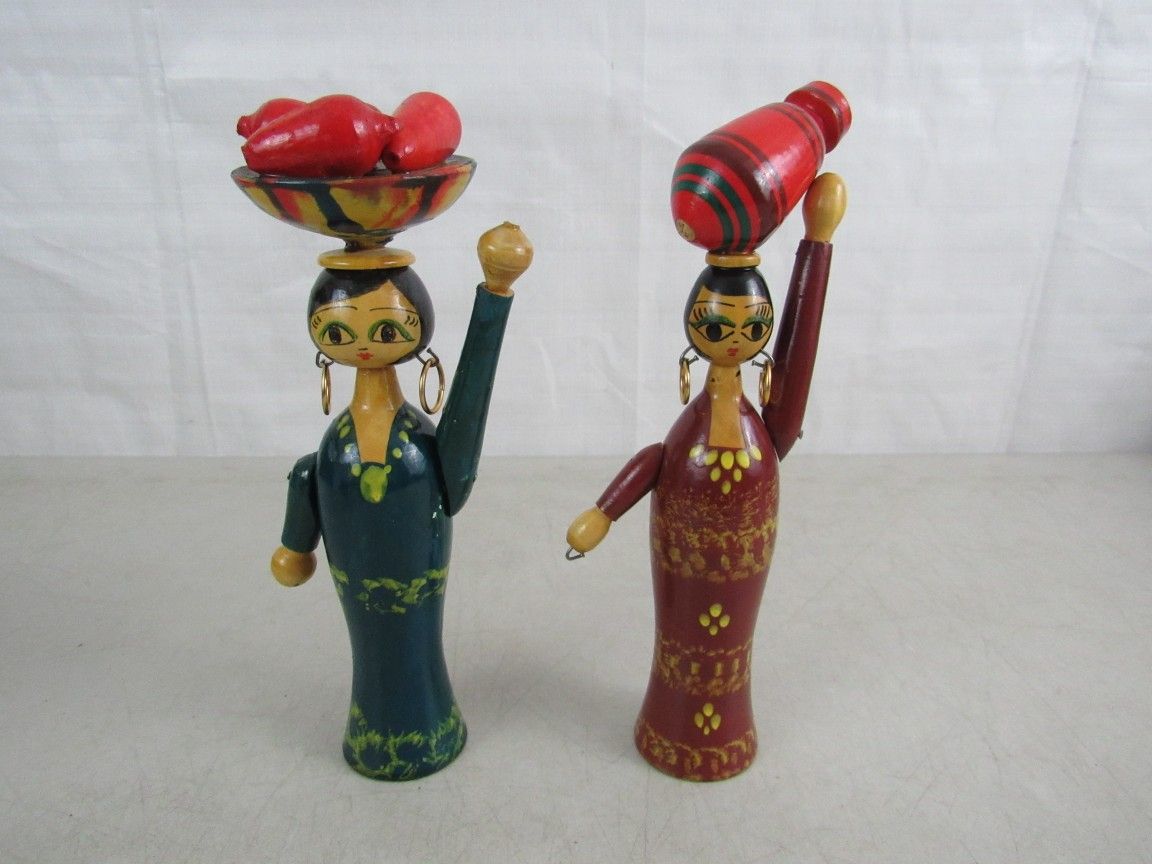 Vtg 1988 Egyptian Folk Art Wooden Spindle Dolls 2 Women 9 1/2" Tall


