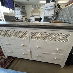 White/grey Vintage Dresser 