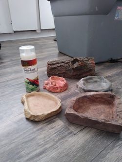 Reptile eating dishes reptile shed easy bath solution and tree trunk cave