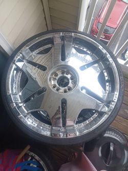 Set Of 24in Rims And Tires