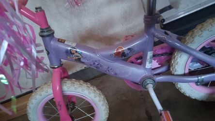 Girls Cinderella bike 12"