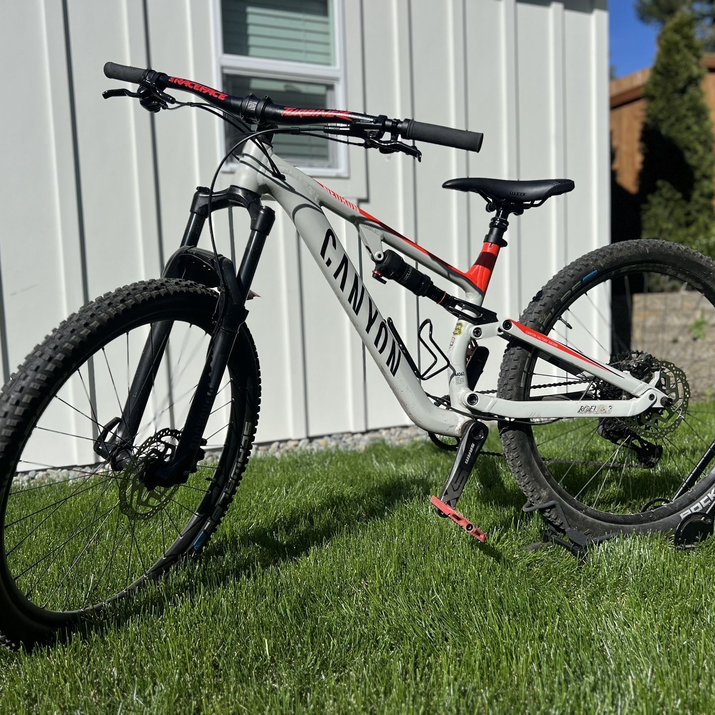 Canyon Neuron Mountain Bike