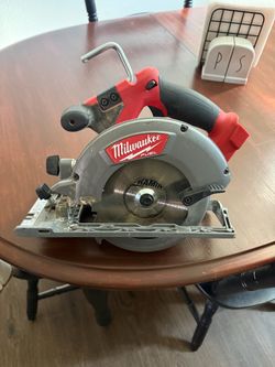 M18 fuel Milwaukee skill saw