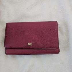 Micheal Kors Crossbody Wallet