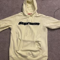 SUPREME HOODIE ((CASH ONLY NO TRADES))