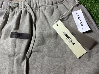 Fear of God Essentials Shorts Color:Dark Oatmeal Size: (L)
