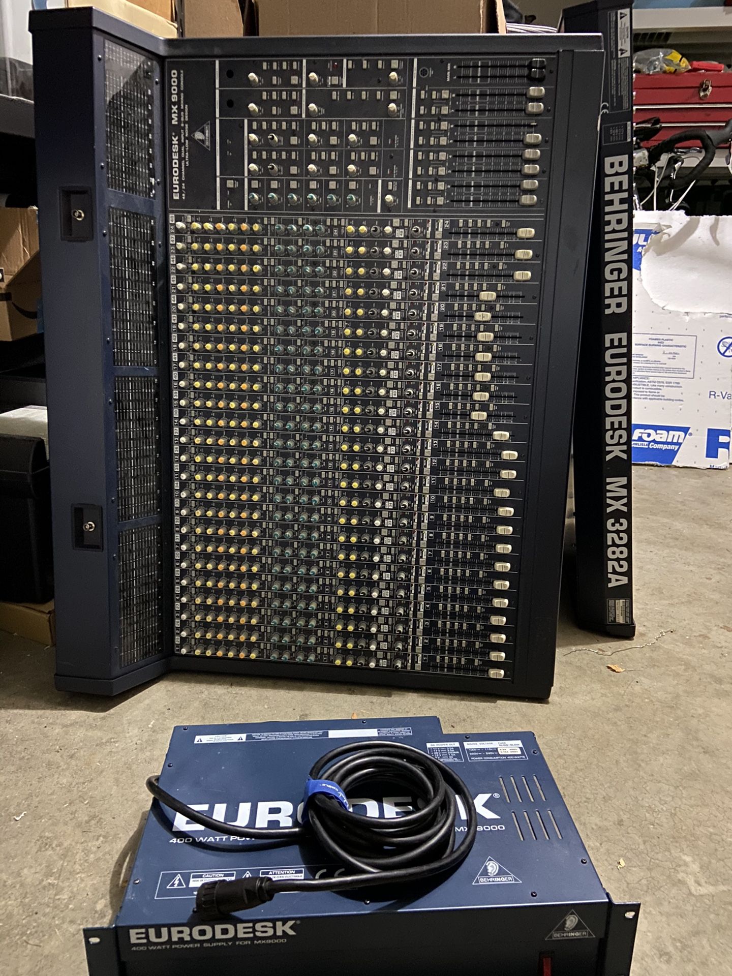 Behringer Eurodesk MX 9000
