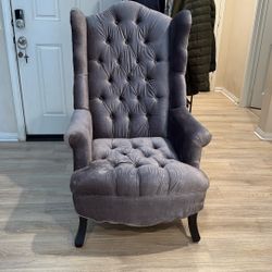 Chair Free, Come Pick It up today.