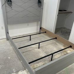 Queen Size Bed Frame And Nightstands 