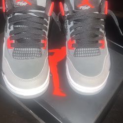 Jordan 4 Size 4