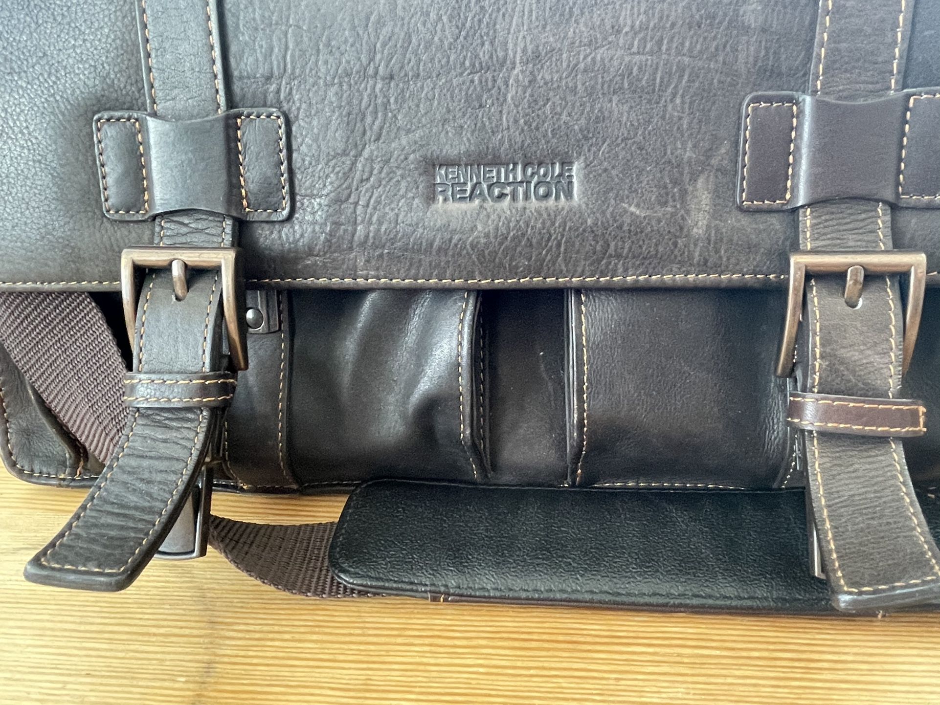 Brown Leather Messenger Bag With I V Pocket By