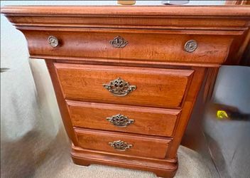 Nightstand Solid Wood Kincaid Jackson's Landing (La-z-boy furniture)