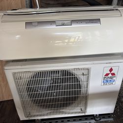 Mini split 12000 btu !!    A/C And Heat  ! Mitsubishi