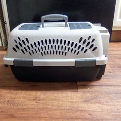 HARD SIDED PET CARRIER  (Cat Or Small Dog)